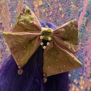 The Ivory Moon 🌔 Sugar plum fairy Bow